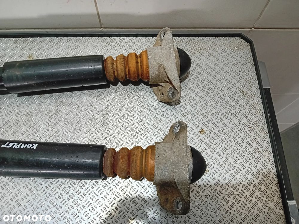 amortyzatory tył komplet Audi Q3 2.0 TDI 2015 5N0512011BT - 4