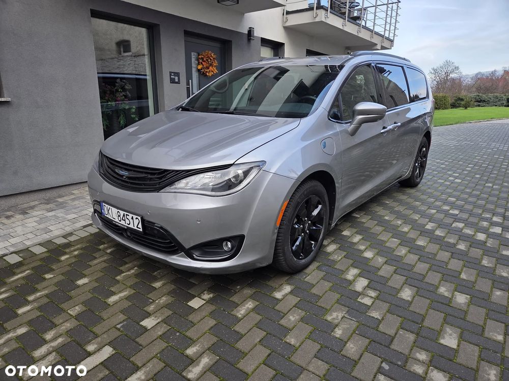 Chrysler Pacifica - 11