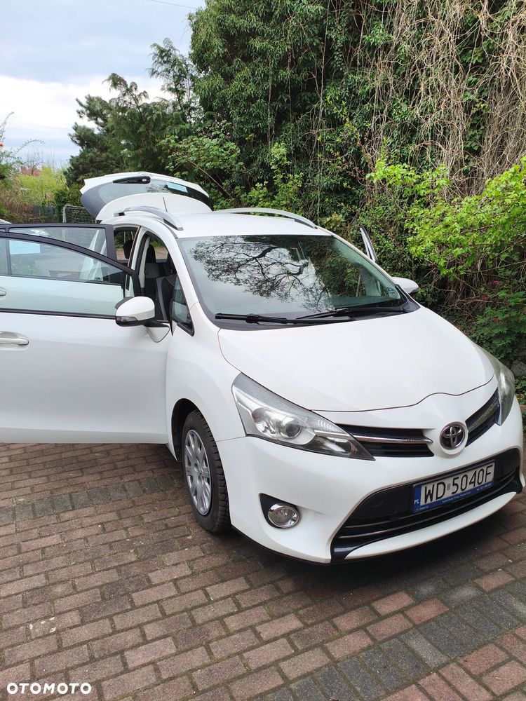 Toyota Verso 2.0 D-4D Premium - 25