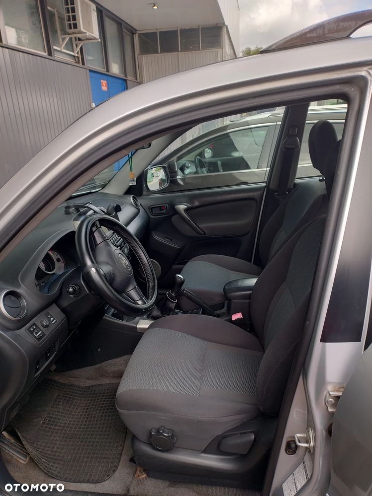 Toyota RAV4 2.0 D-4D 4x4 - 6