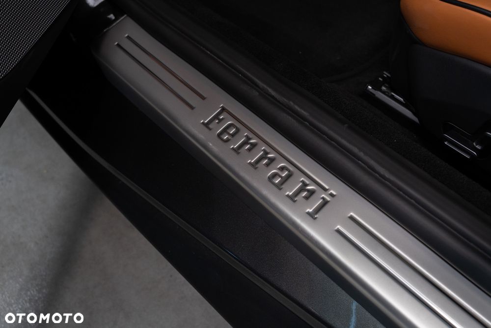 Ferrari Portofino M - 35