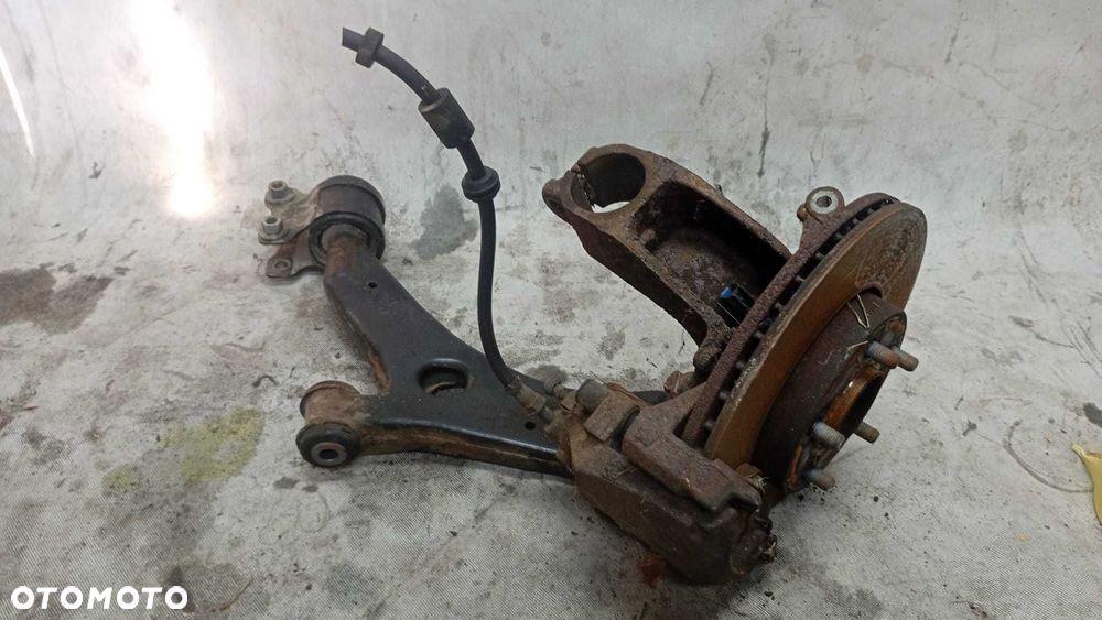 Zwrotnica lewa Ford FOCUS MK2 - 1