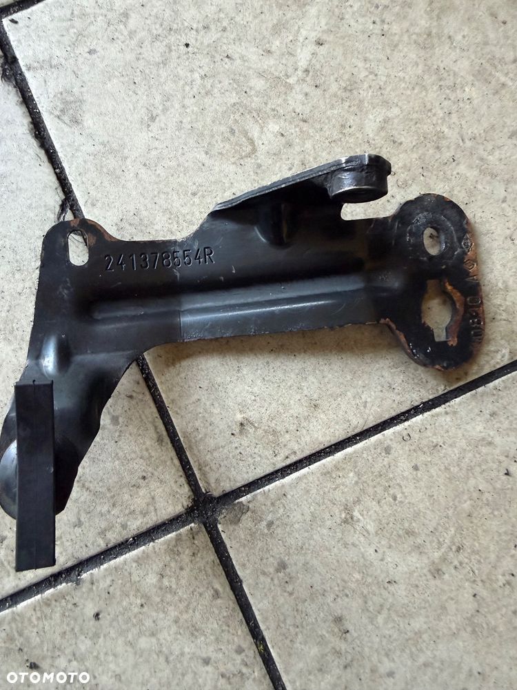 Łapa mocowanie skrzyni biegów tył napęd Renault Master III 241378554R - 1