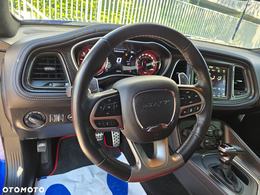 Dodge Challenger 6.2 Hellcat - 9