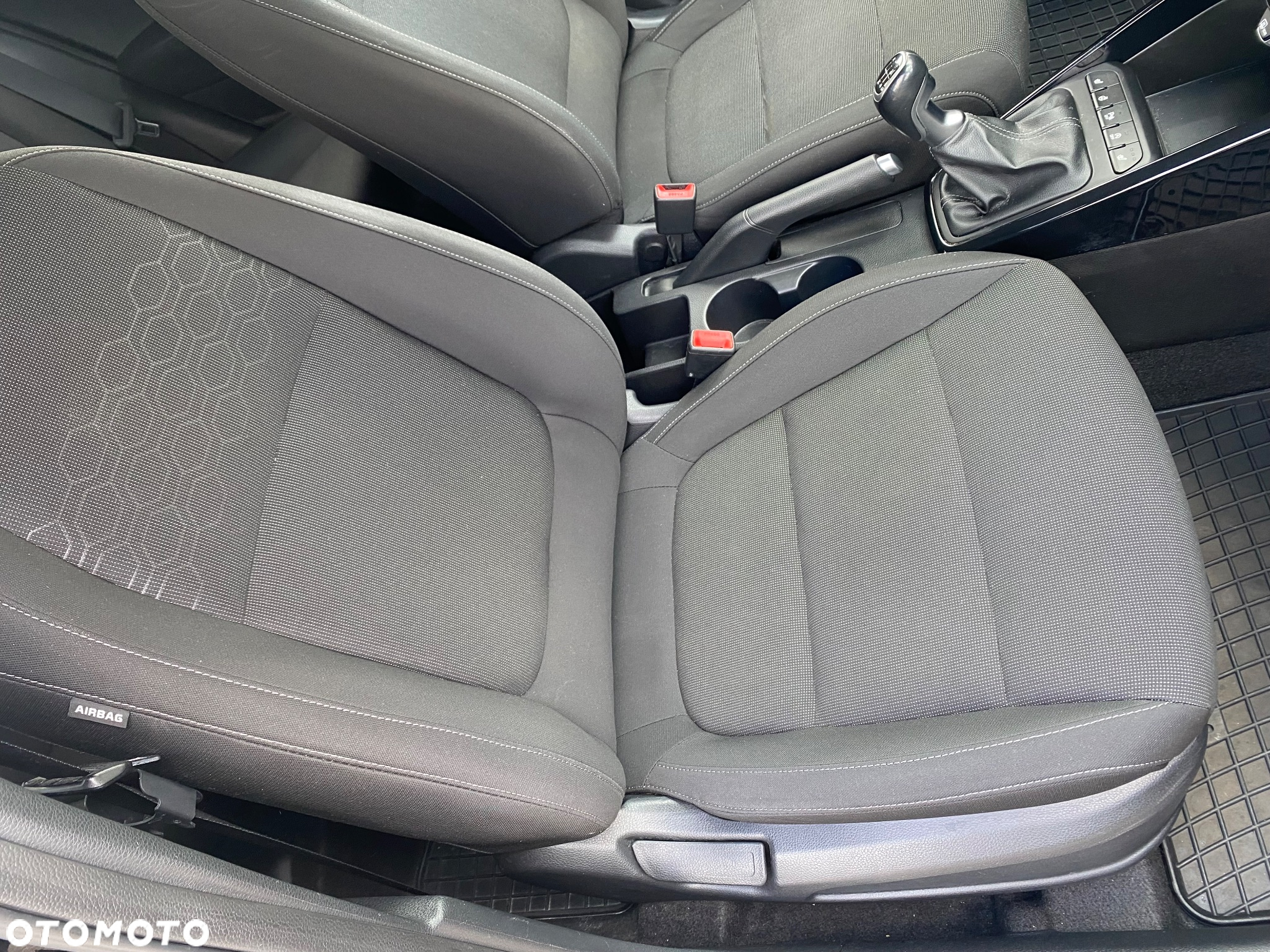 Kia Rio 1.4 L - 25