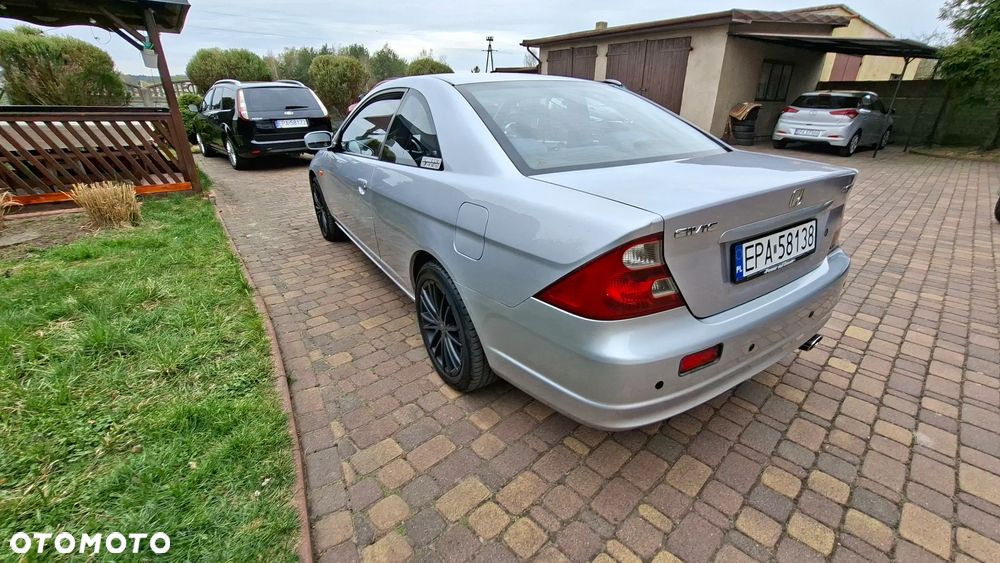 Honda Civic 1.7 ES - 9