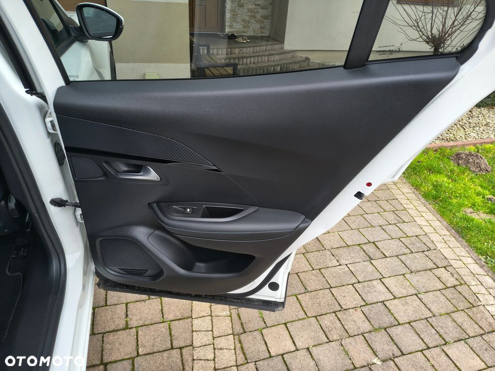 Peugeot 2008 PureTech 130 Allure - 16