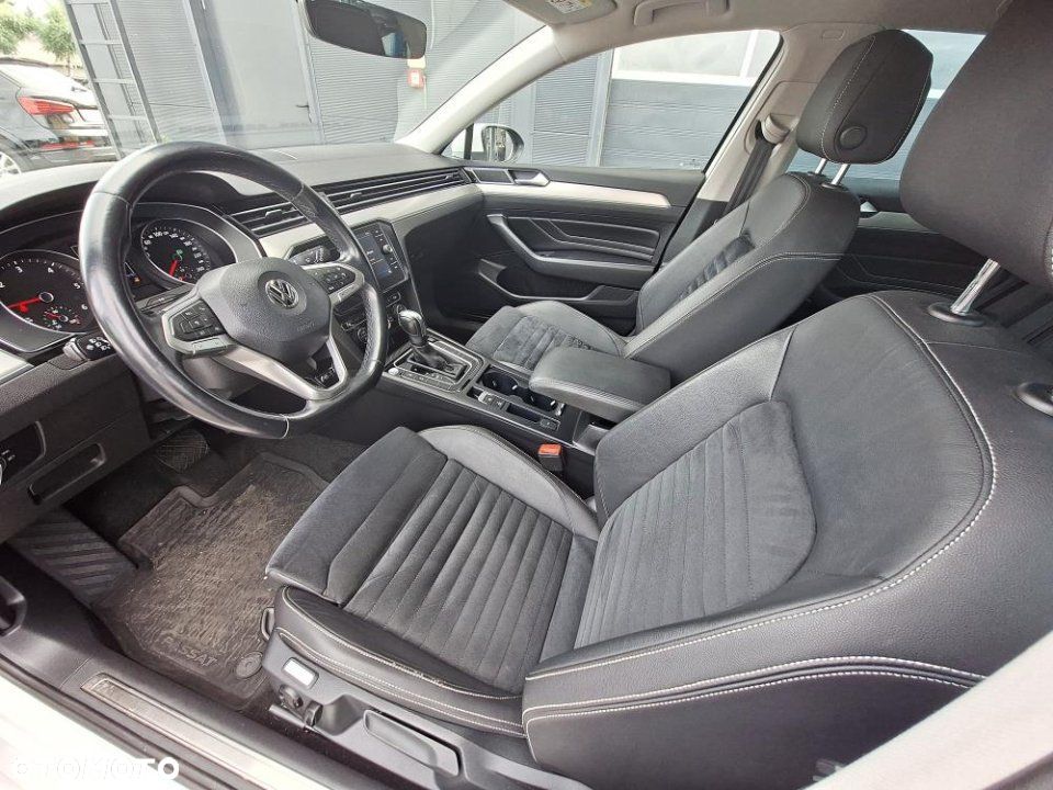 Volkswagen Passat - 11