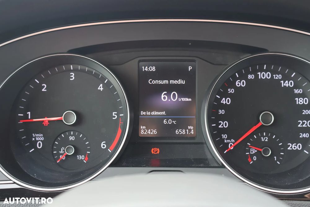Volkswagen Passat 2.0 TDI DSG Comfortline - 8
