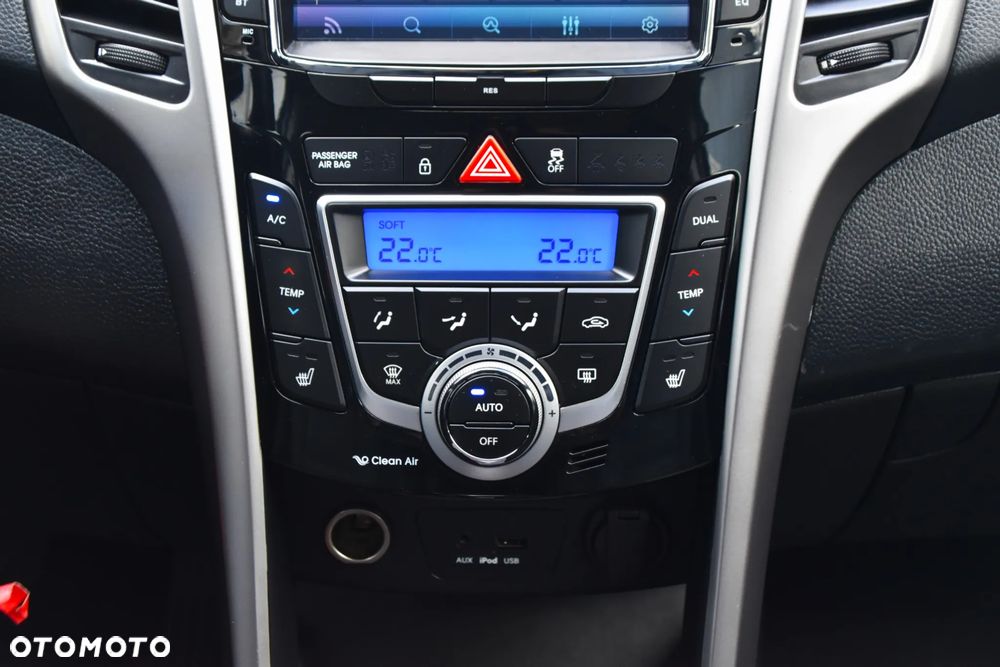 Hyundai i30 blue 1.6 CRDi Trend - 21