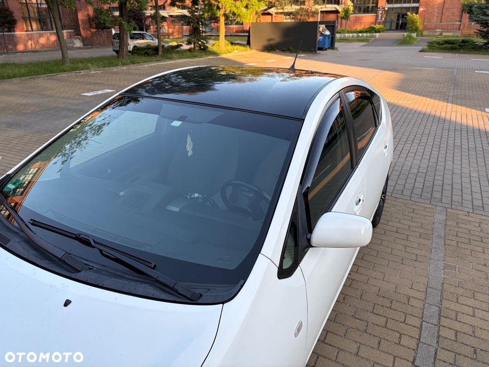Toyota Prius (Hybrid) Sol - 11