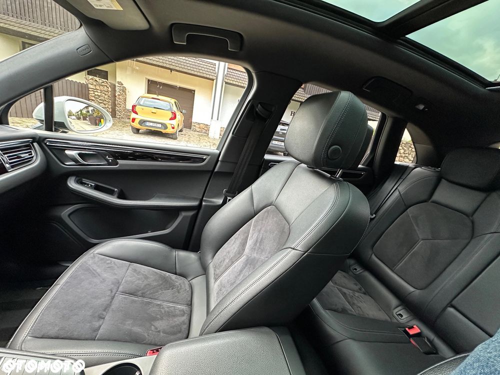 Porsche Macan - 24