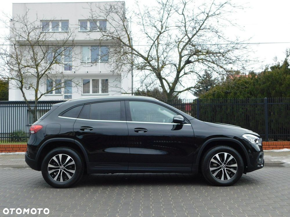 Mercedes-Benz GLA - 2
