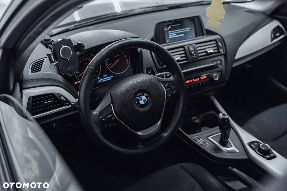 BMW Seria 1 116i - 8