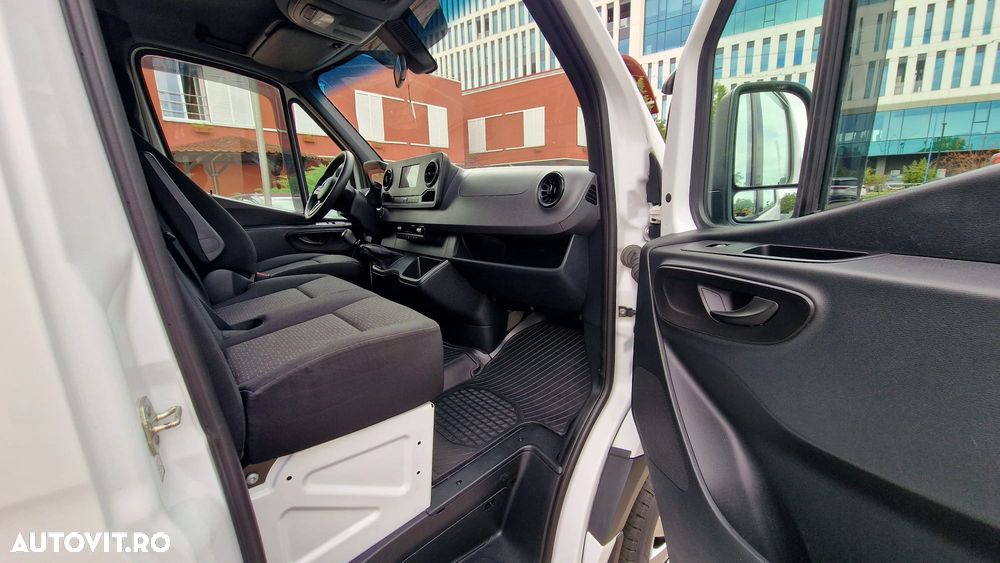 Mercedes-Benz Sprinter - 10