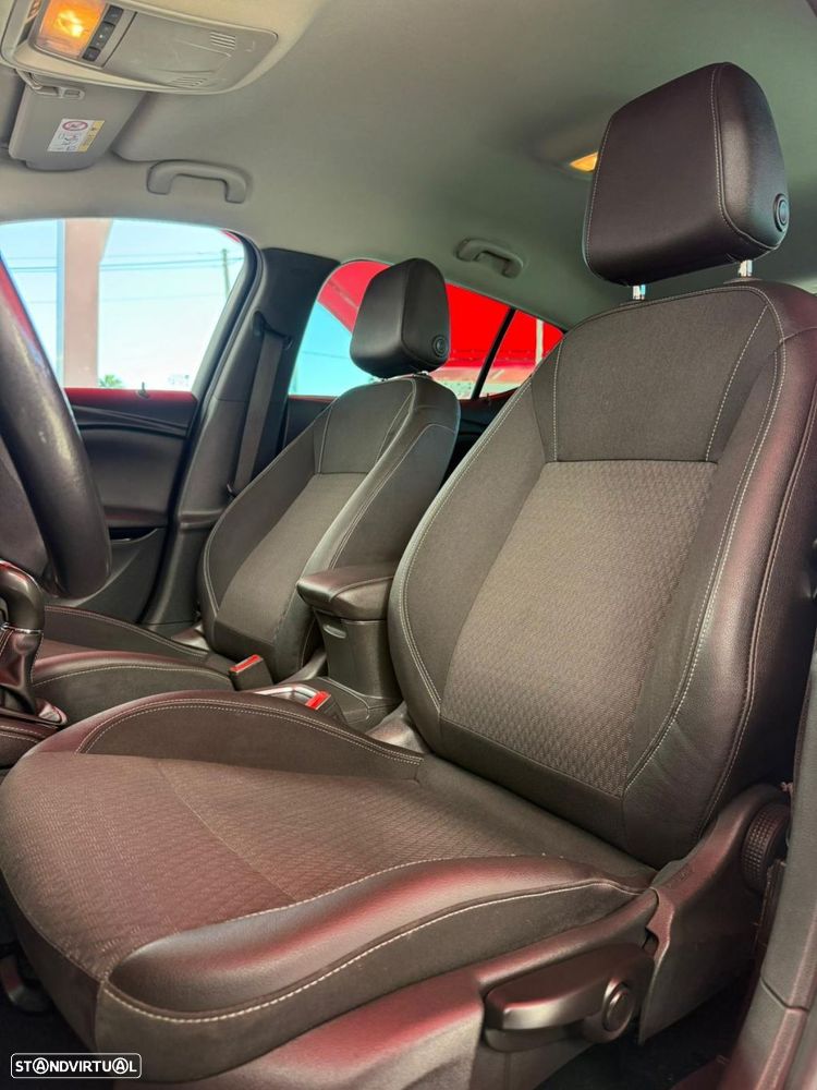 Opel Astra 1.6 CDTI Dynamic S/S - 11