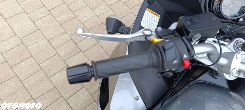 Suzuki GSX - 13