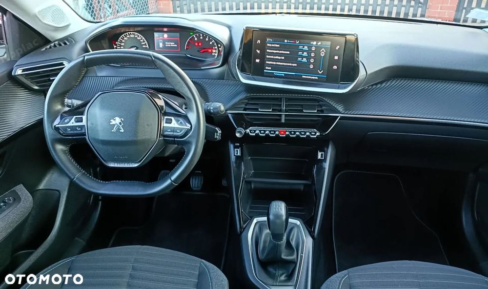 Peugeot 208 - 11