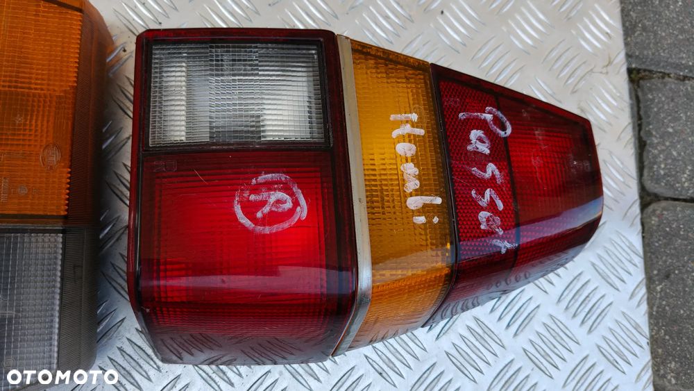 Lampa prawy tył VW Passat B1 sedan kombi passat B2 kombi - 2