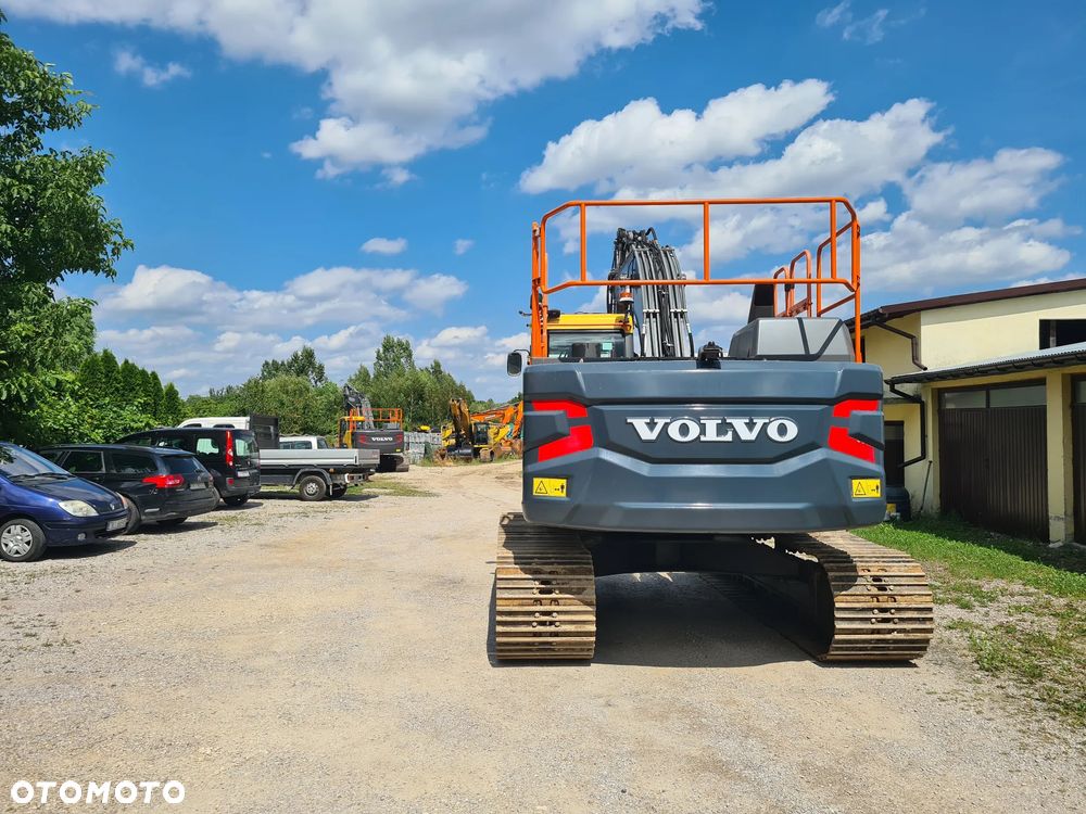 Volvo EC 200 El - 12