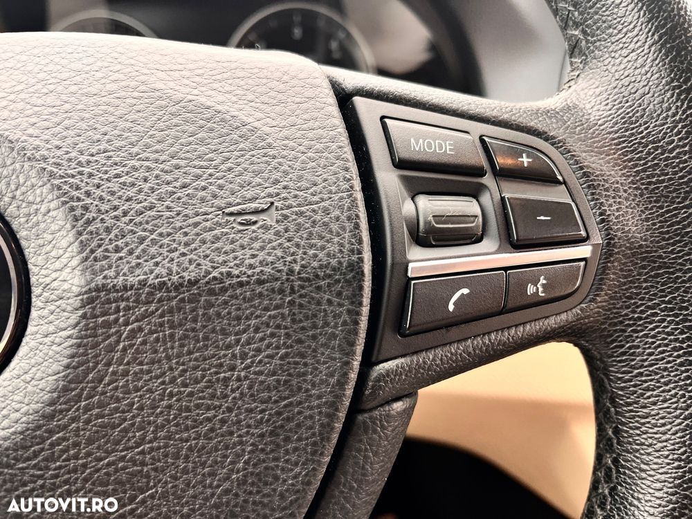 BMW Seria 5 525d Aut. Luxury Line - 26