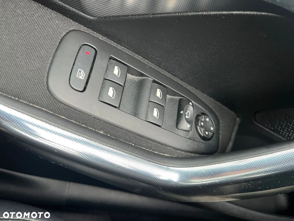 Peugeot 2008 1.2 Pure Tech GPF Allure S&S - 20