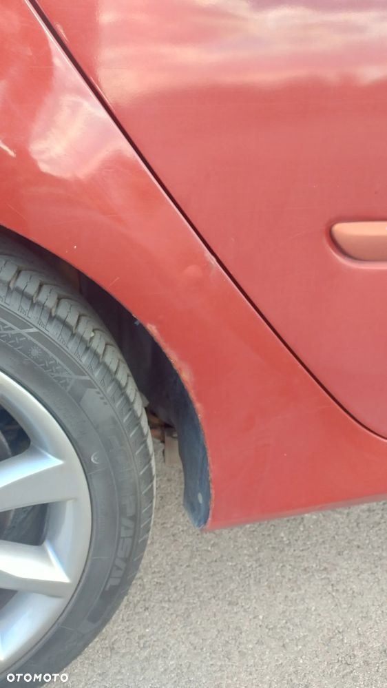 Renault Laguna 2.0 dCi Initiale - 25