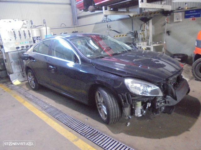 Carro MOT: D5204T2  CXVEL: M66 VOLVO S60 2011 2.0D 163CV 4P PRETO DIESEL - 2