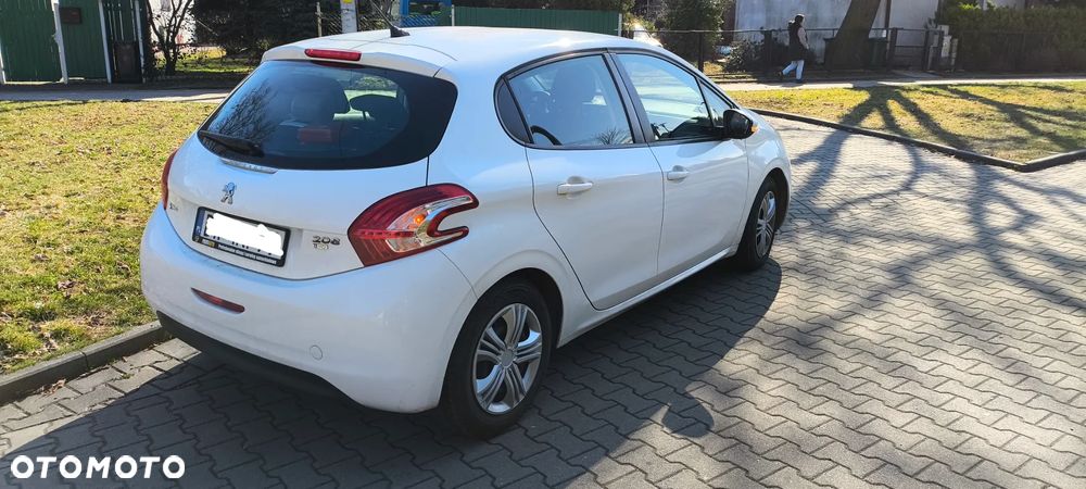 Peugeot 208 - 3