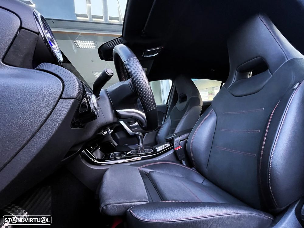 Mercedes-Benz A 180 AMG Line - 13