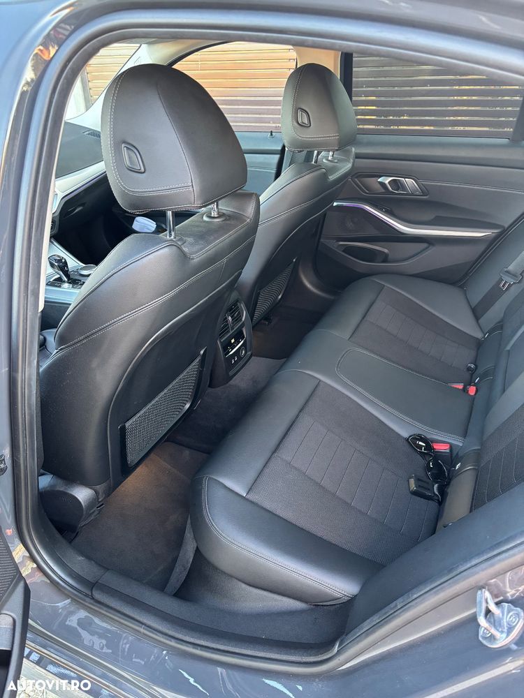 BMW Seria 3 330i AT - 9