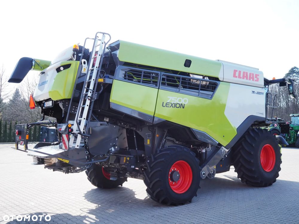 Claas Lexion 7500 + V930 - 4