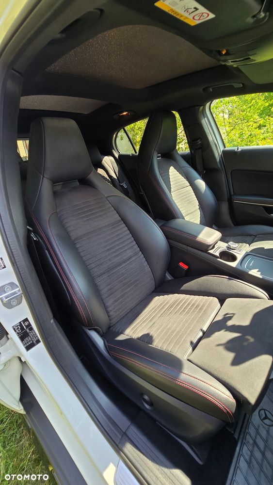 Mercedes-Benz GLA 200 7G-DCT AMG Line - 15