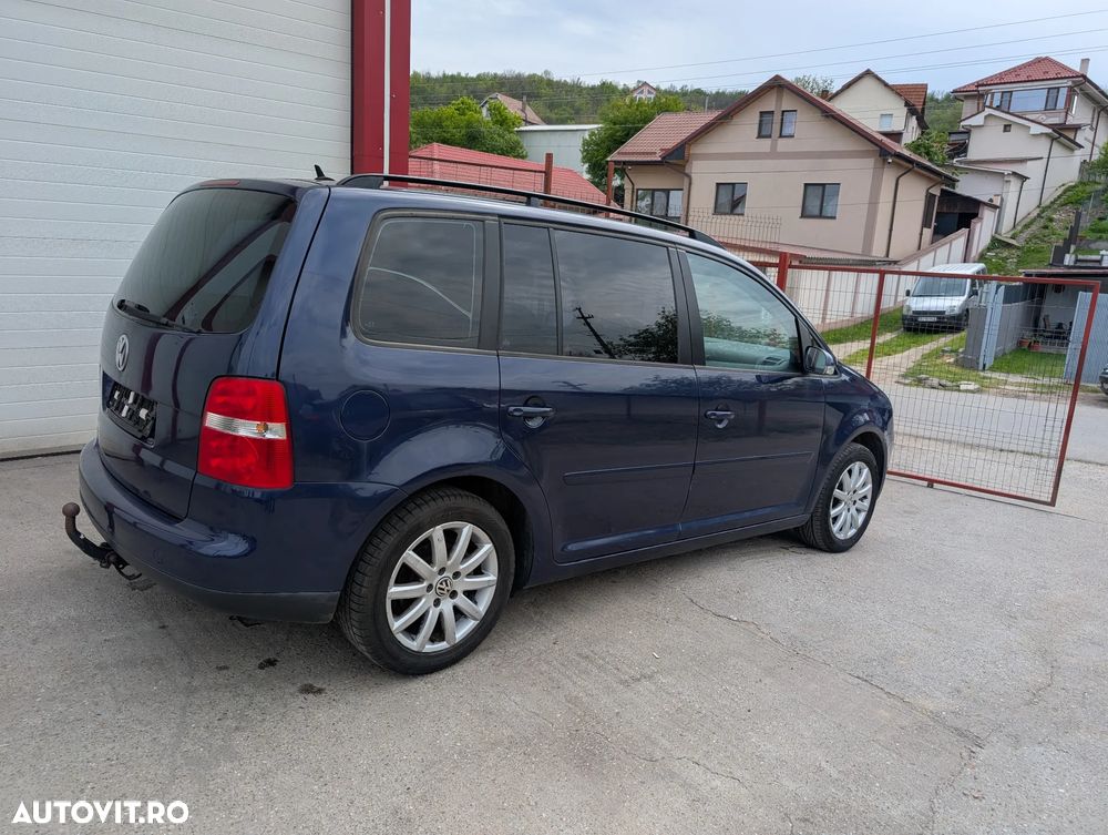 Volkswagen Touran - 9