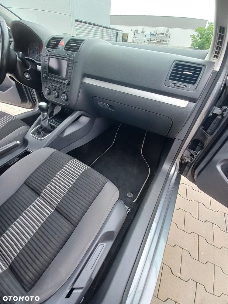 Volkswagen Golf 1.9 TDI DPF United BlueMotion - 35