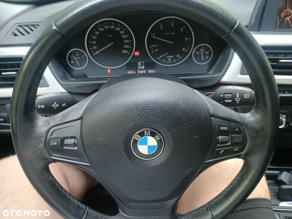 BMW Seria 3 - 26
