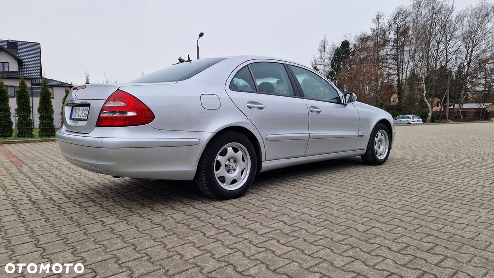 Mercedes-Benz Klasa E 200 Kompressor Automatik Classic - 36