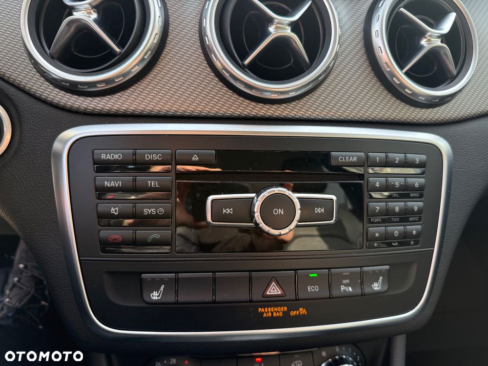 Mercedes-Benz GLA - 24