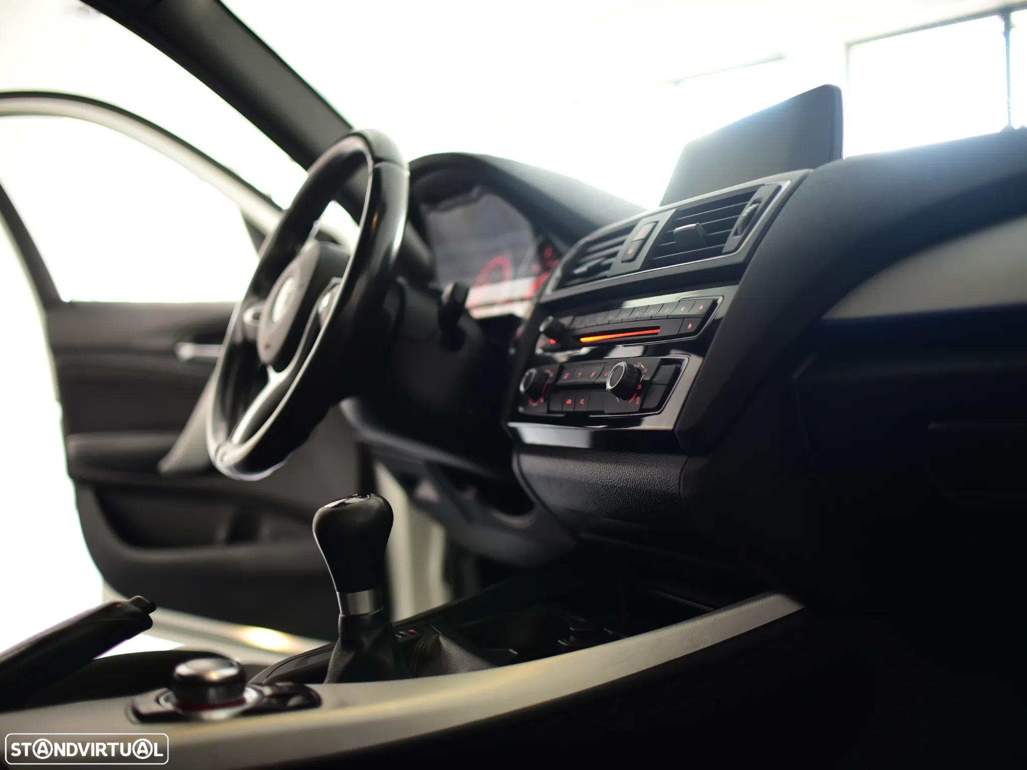 BMW 116 d Pack M - 17