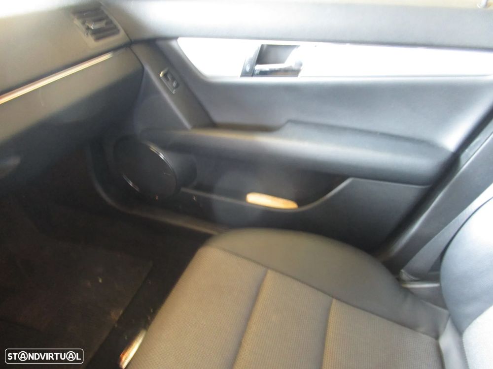 Mercedes-Benz C 250 CDi Avantgarde BlueEfficiency - 22