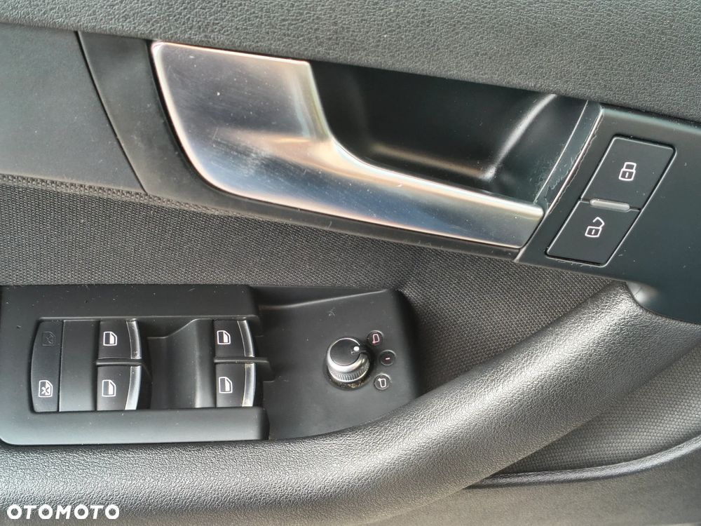 Audi A3 Sportback 1.6 TDI DPF Ambiente - 22