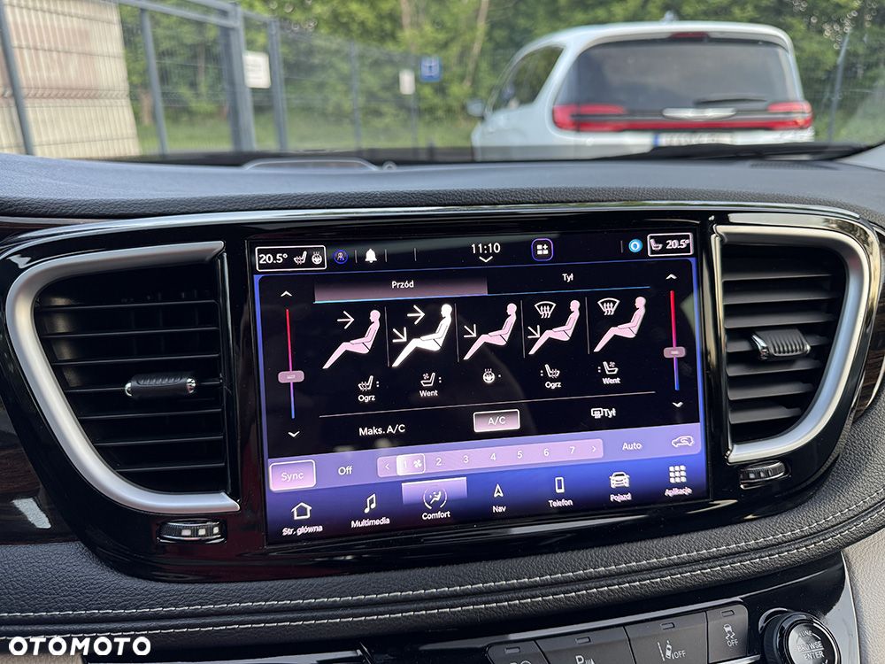 Chrysler Pacifica - 29