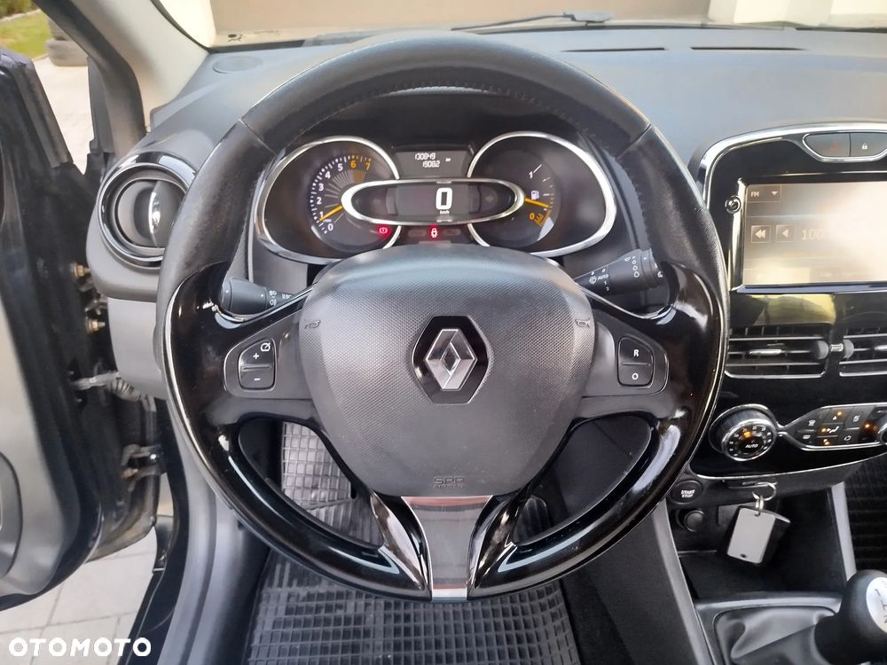 Renault Clio 1.2 16V 75 LIMITED - 10