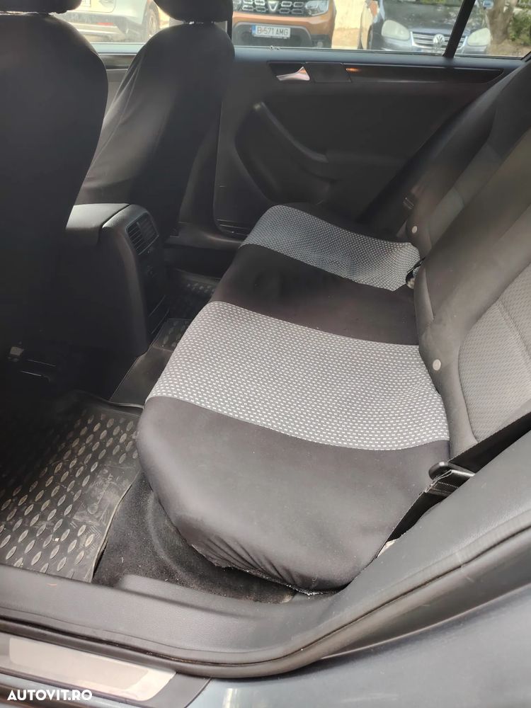 Volkswagen Jetta - 18
