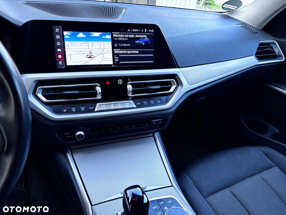 BMW Seria 3 320d MHEV Luxury Line sport - 30
