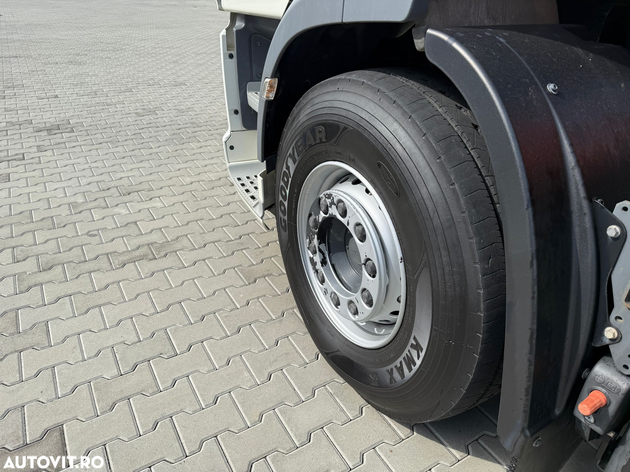DAF CF 410, Macara Fassi F415 13,5 tone, 17000km originali, 270 ore de lucru - 17
