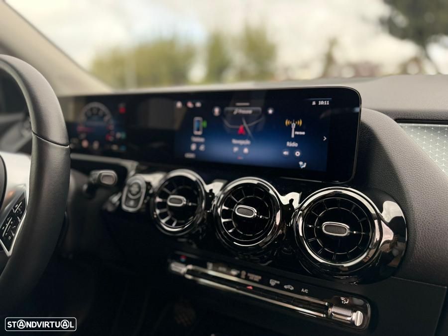 Mercedes-Benz GLA 180 - 15