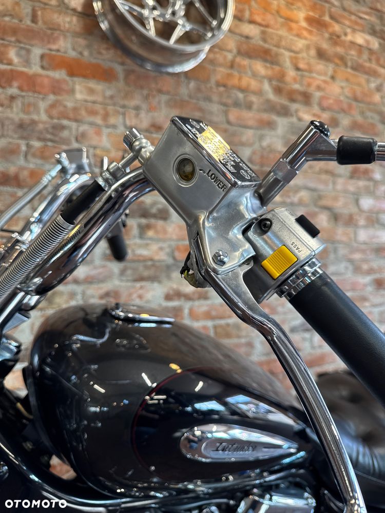 Suzuki Intruder - 15