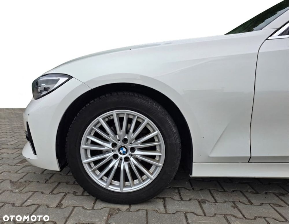 BMW Seria 3 318d mHEV M Sport - 8