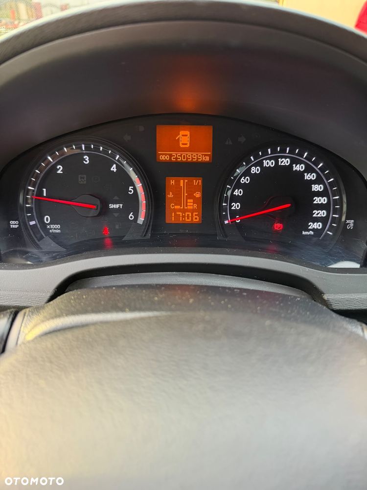 Toyota Avensis - 15